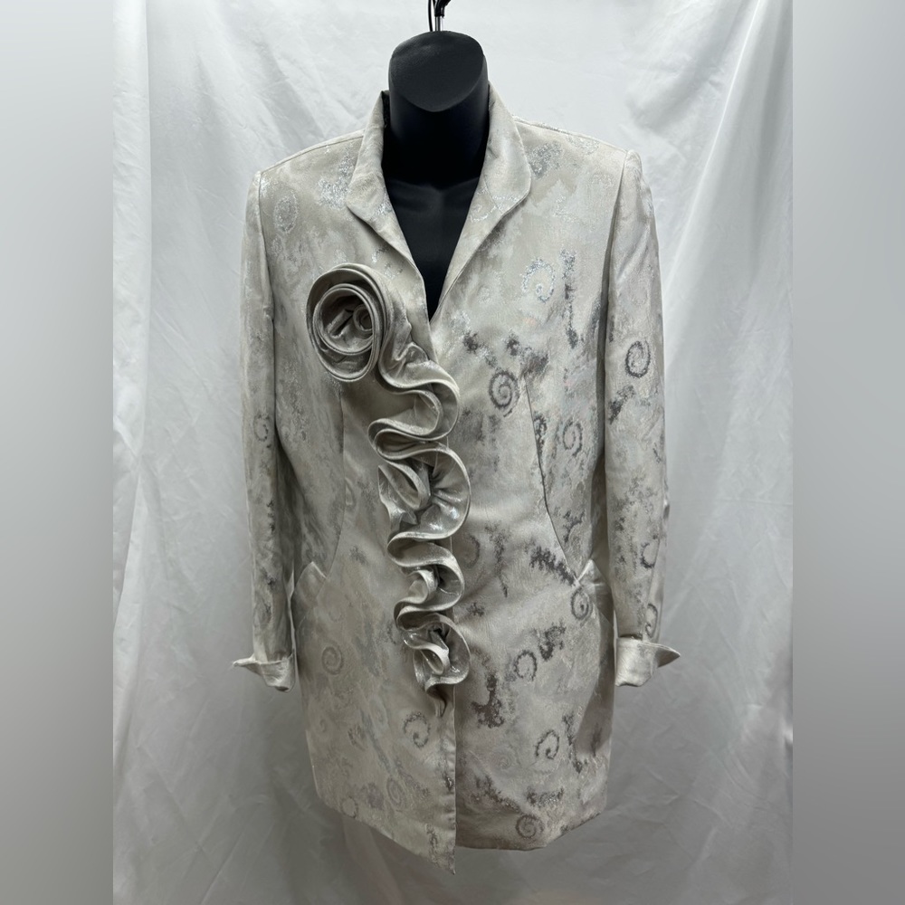 Silver jacket with bib scroll